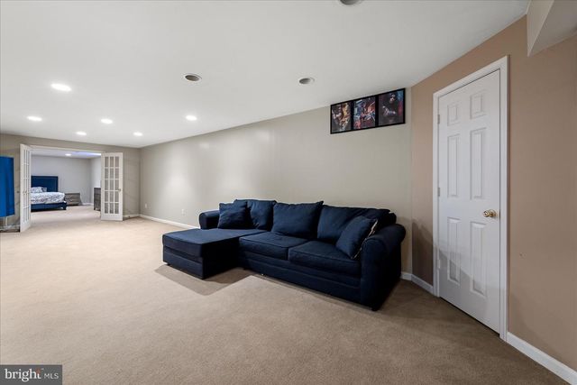 6 NEWBURY DR, Stafford, VA 22556