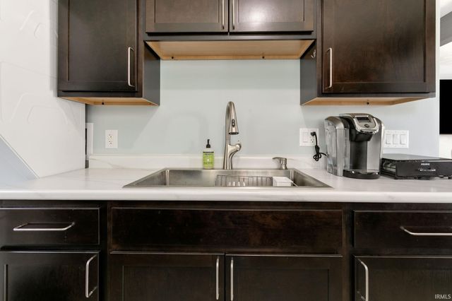 1423 Corby Boulevard, South Bend, IN 46617