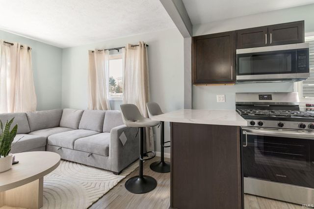 1423 Corby Boulevard, South Bend, IN 46617