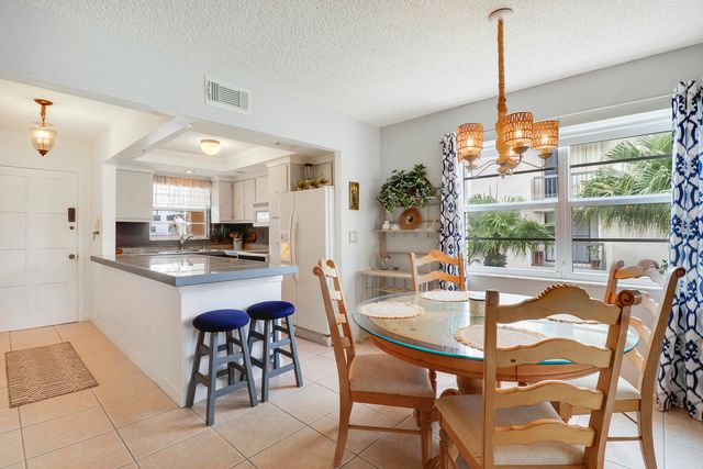 308 Golfview Road 201, North Palm Beach, FL 33408