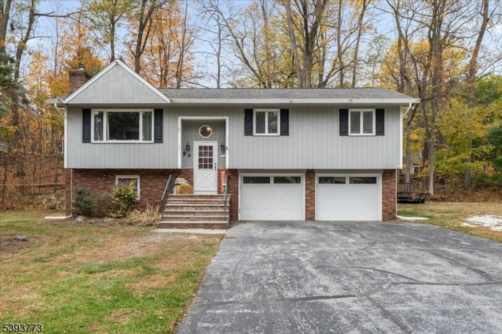 9 Basswood Dr, Vernon Twp., NJ 07461