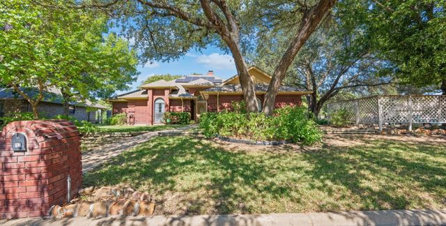 153 Sandlewood Lane, Burleson, TX 76028