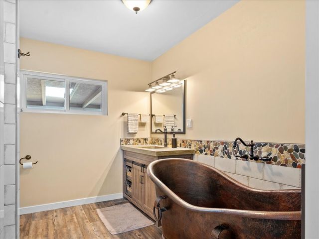 1071 Pinon, Los Alamos, NM 87544