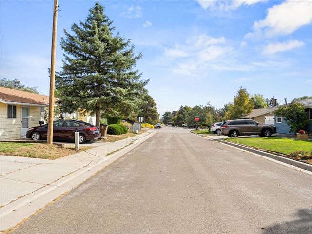 1071 Pinon, Los Alamos, NM 87544