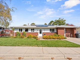 1071 Pinon, Los Alamos, NM 87544