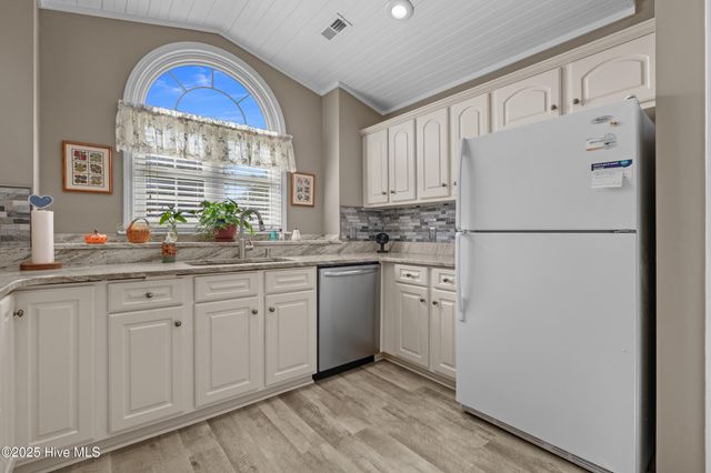 482 Pepper Breeze Avenue SW, Calabash, NC 28467