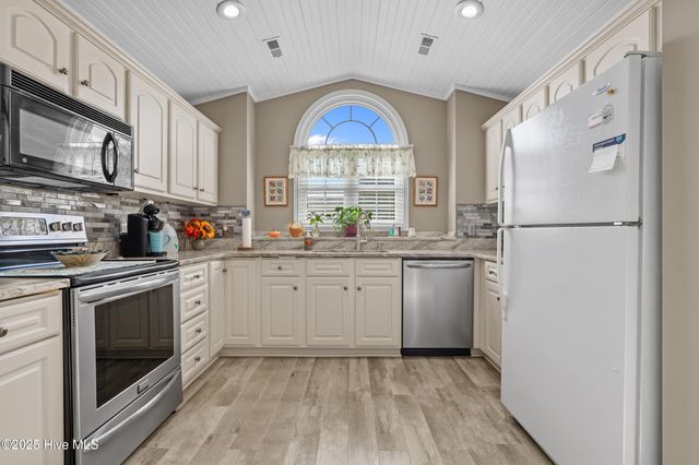 482 Pepper Breeze Avenue SW, Calabash, NC 28467