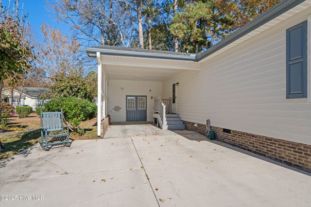 482 Pepper Breeze Avenue SW, Calabash, NC 28467