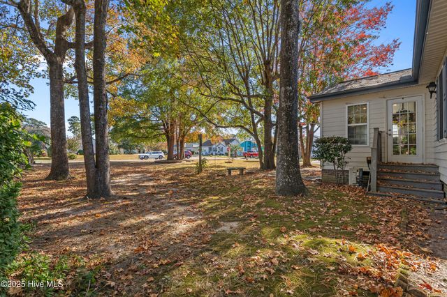 482 Pepper Breeze Avenue SW, Calabash, NC 28467