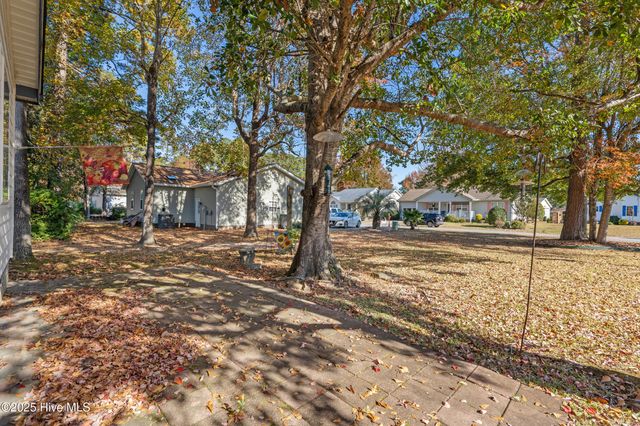 482 Pepper Breeze Avenue SW, Calabash, NC 28467