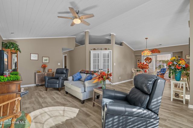 482 Pepper Breeze Avenue SW, Calabash, NC 28467