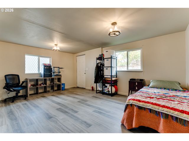 1253 30TH St, Springfield, OR 97478