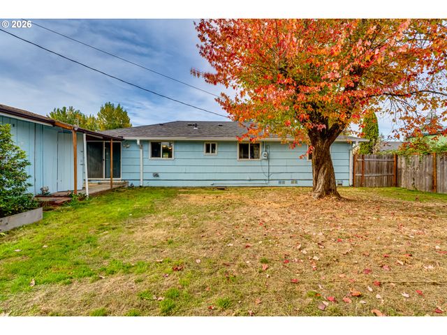 1253 30TH St, Springfield, OR 97478