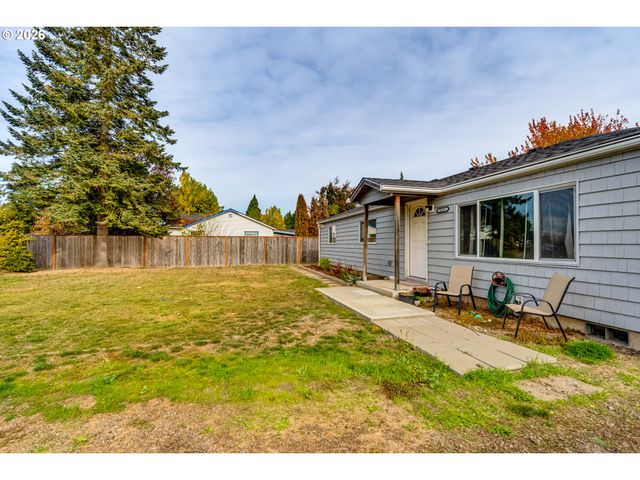 1253 30TH St, Springfield, OR 97478