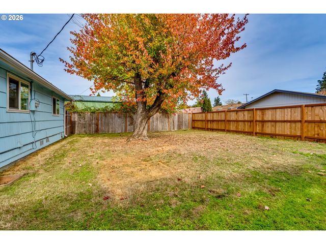 1253 30TH St, Springfield, OR 97478