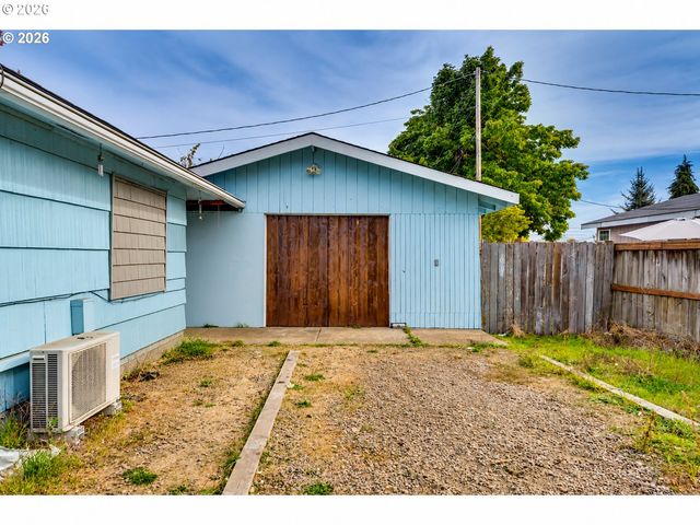 1253 30TH St, Springfield, OR 97478