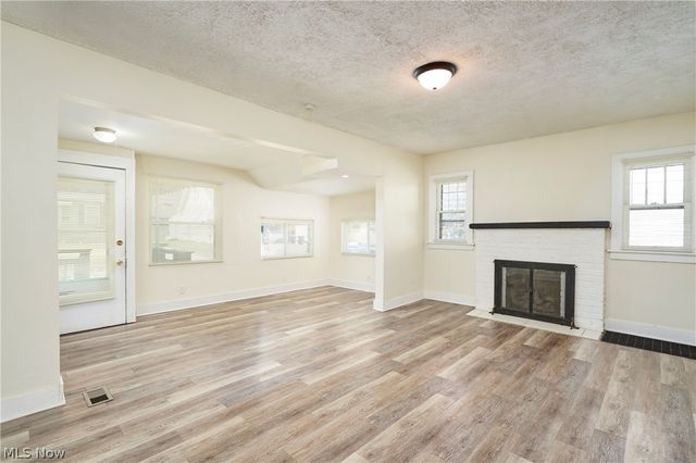 2747 3rd Street, Cuyahoga Falls, OH 44221