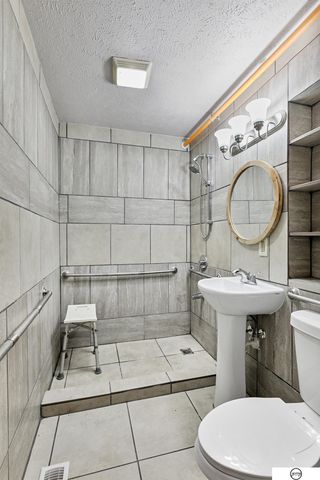 3929 Lewis Avenue, Lincoln, NE 68521