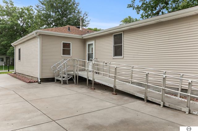 3929 Lewis Avenue, Lincoln, NE 68521