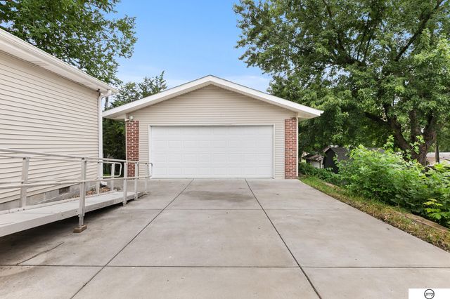 3929 Lewis Avenue, Lincoln, NE 68521