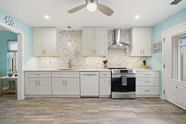 800 Bay Drive 17, Niceville, FL 32578