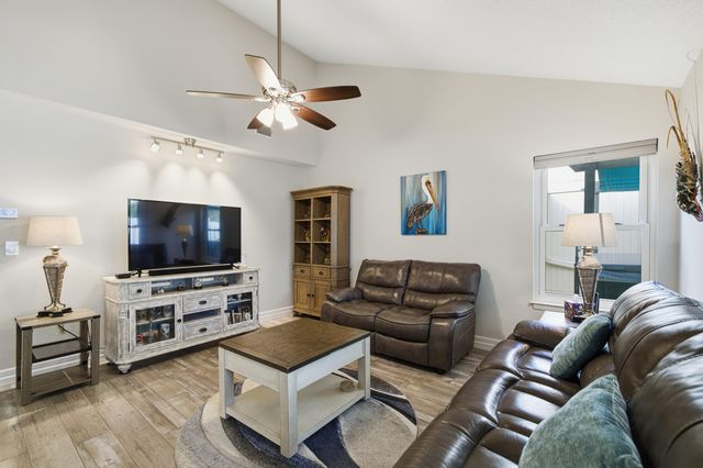 800 Bay Drive 17, Niceville, FL 32578