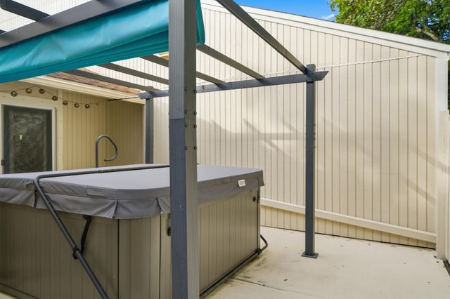 800 Bay Drive 17, Niceville, FL 32578