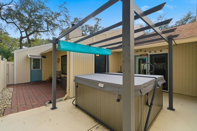 800 Bay Drive 17, Niceville, FL 32578