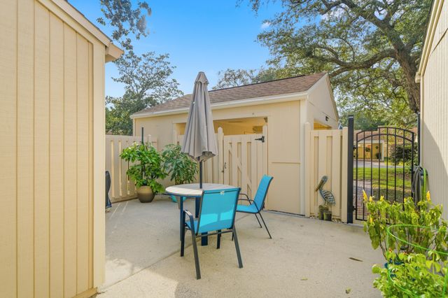 800 Bay Drive 17, Niceville, FL 32578