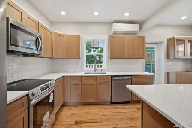 10 Robinson Street, Beacon, NY 12508