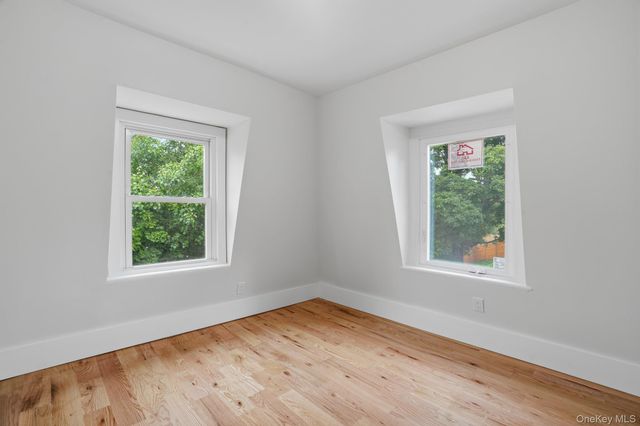 10 Robinson Street, Beacon, NY 12508