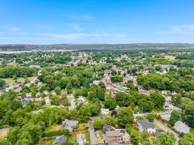 10 Robinson Street, Beacon, NY 12508