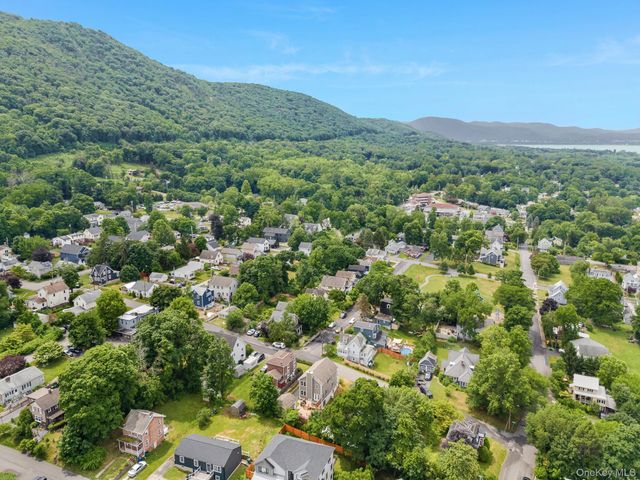 10 Robinson Street, Beacon, NY 12508