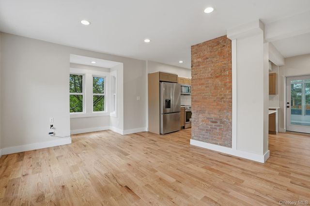 10 Robinson Street, Beacon, NY 12508