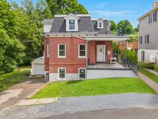 10 Robinson Street, Beacon, NY 12508