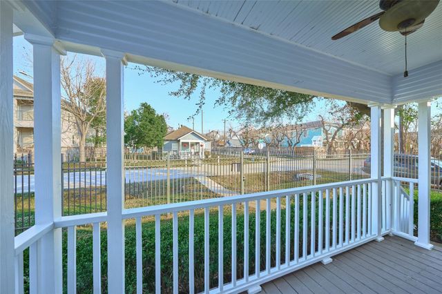 726 E 26th Street, Houston, TX 77009