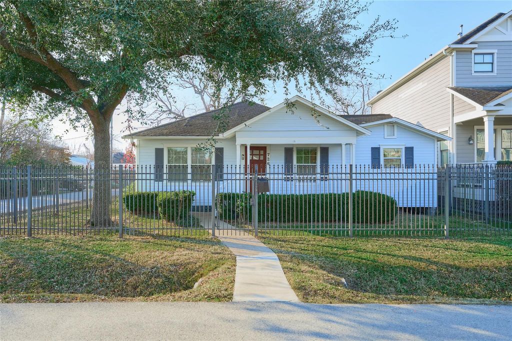 726 E 26th Street, Houston, TX 77009