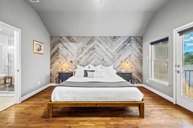 1215 N Bishop Avenue, Dallas, TX 75208