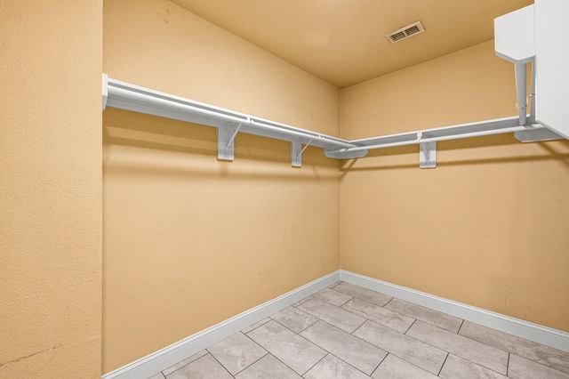 1215 N Bishop Avenue, Dallas, TX 75208