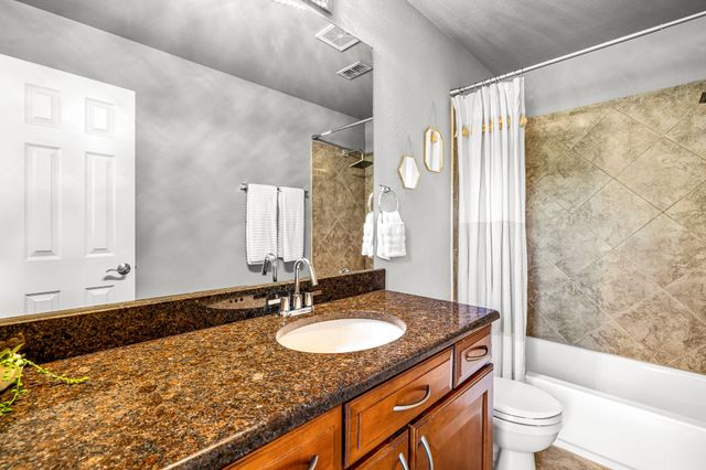 1215 N Bishop Avenue, Dallas, TX 75208