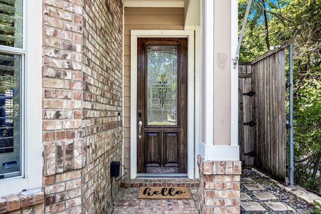 1215 N Bishop Avenue, Dallas, TX 75208