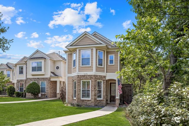 1215 N Bishop Avenue, Dallas, TX 75208