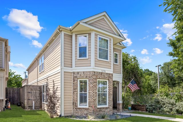 1215 N Bishop Avenue, Dallas, TX 75208