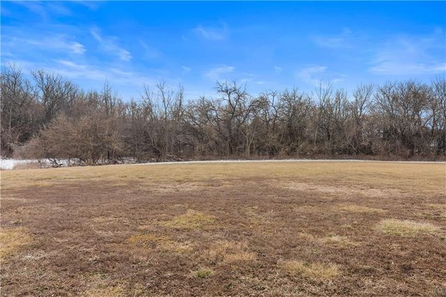 32505 E Lone Jack LeesSummit Road, Lee's Summit, MO 64086