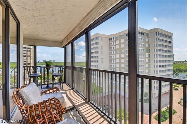 11 Bluebill AVE 606, Naples, FL 34108