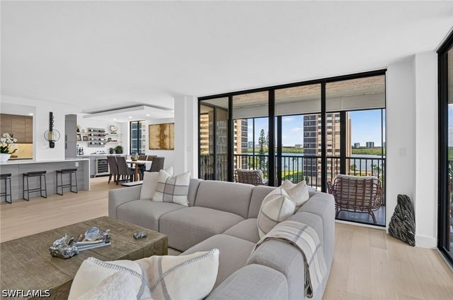 11 Bluebill AVE 606, Naples, FL 34108
