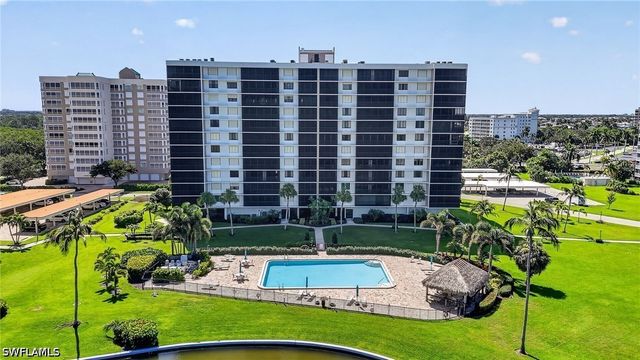 11 Bluebill AVE 606, Naples, FL 34108