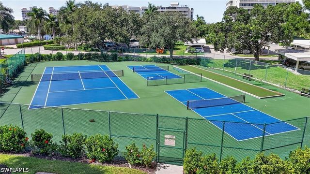 11 Bluebill AVE 606, Naples, FL 34108