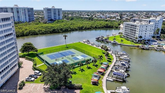 11 Bluebill AVE 606, Naples, FL 34108
