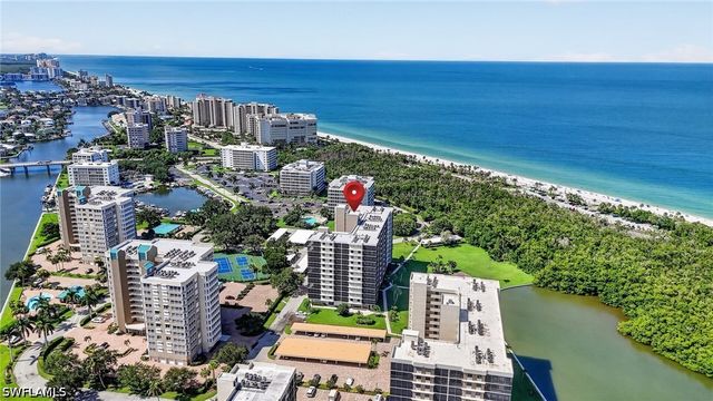 11 Bluebill AVE 606, Naples, FL 34108